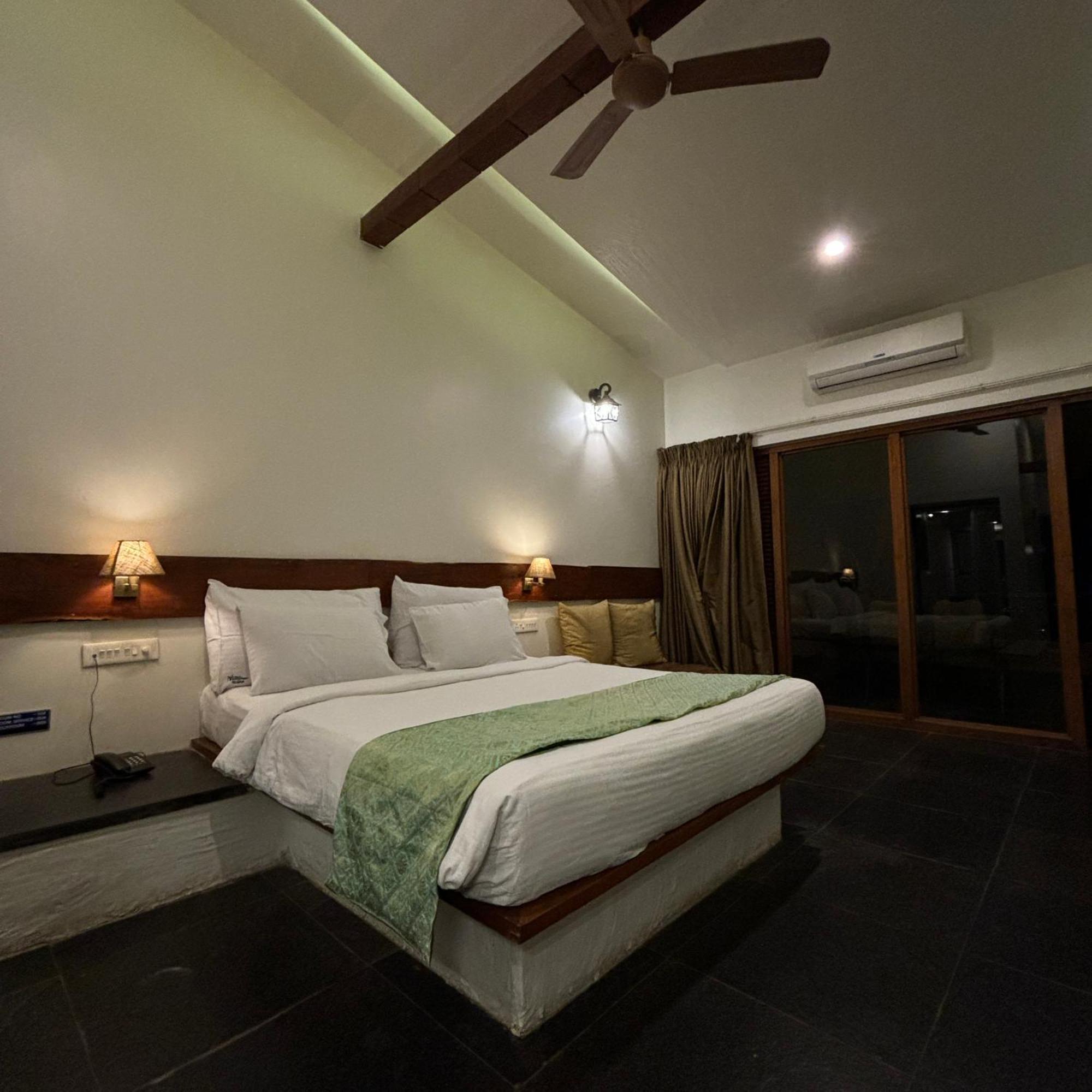 Nisarg Resort Kolhapur Exterior foto