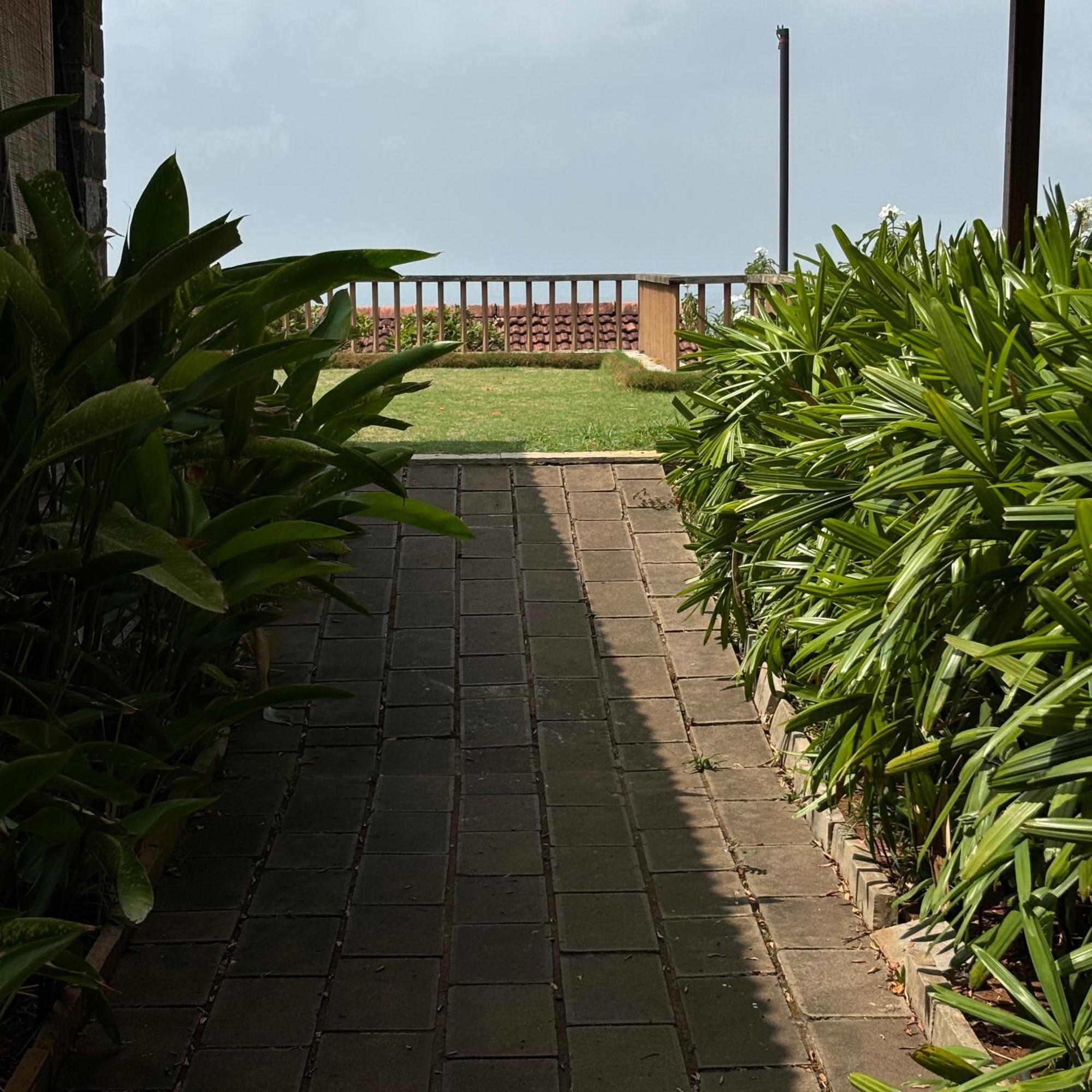 Nisarg Resort Kolhapur Exterior foto