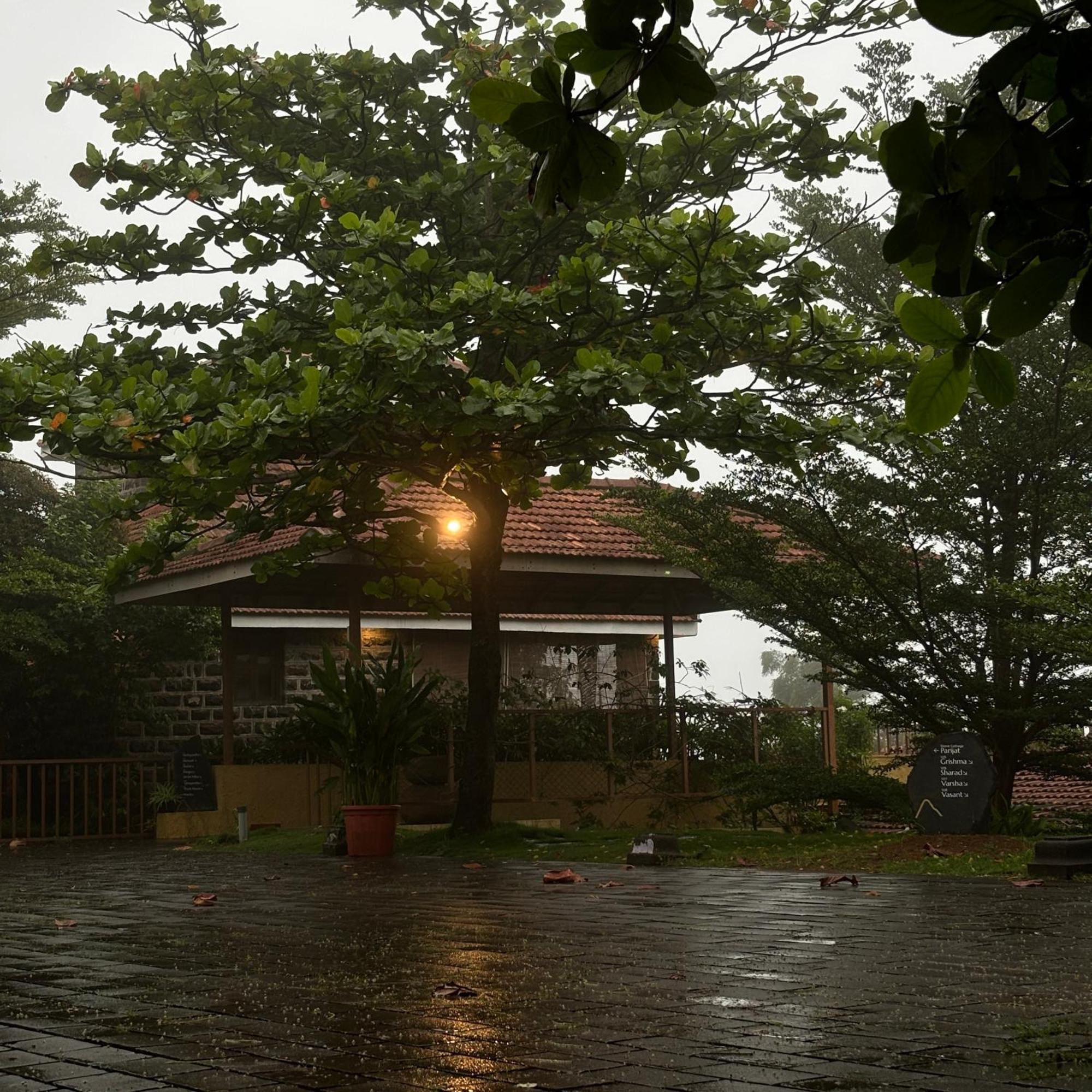 Nisarg Resort Kolhapur Exterior foto