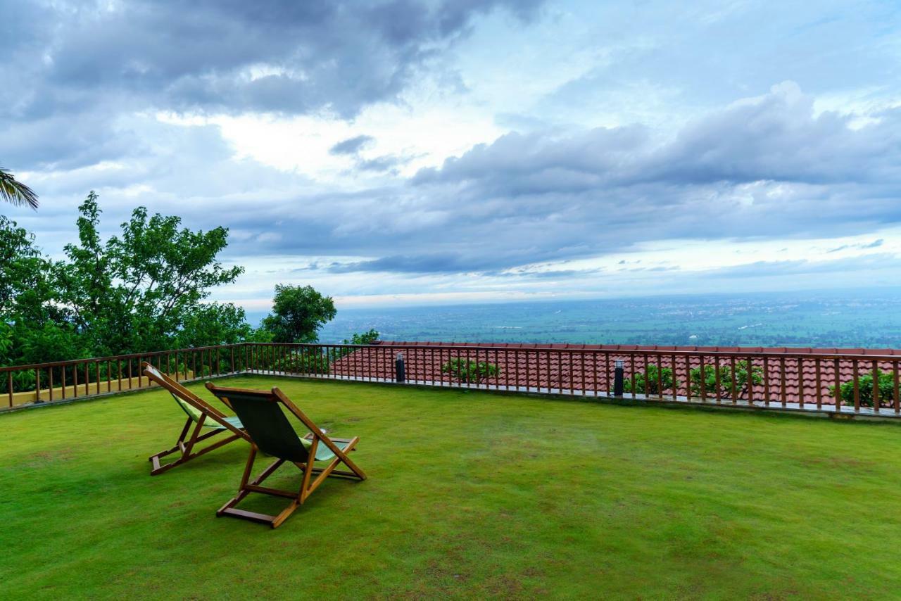 Nisarg Resort Kolhapur Exterior foto